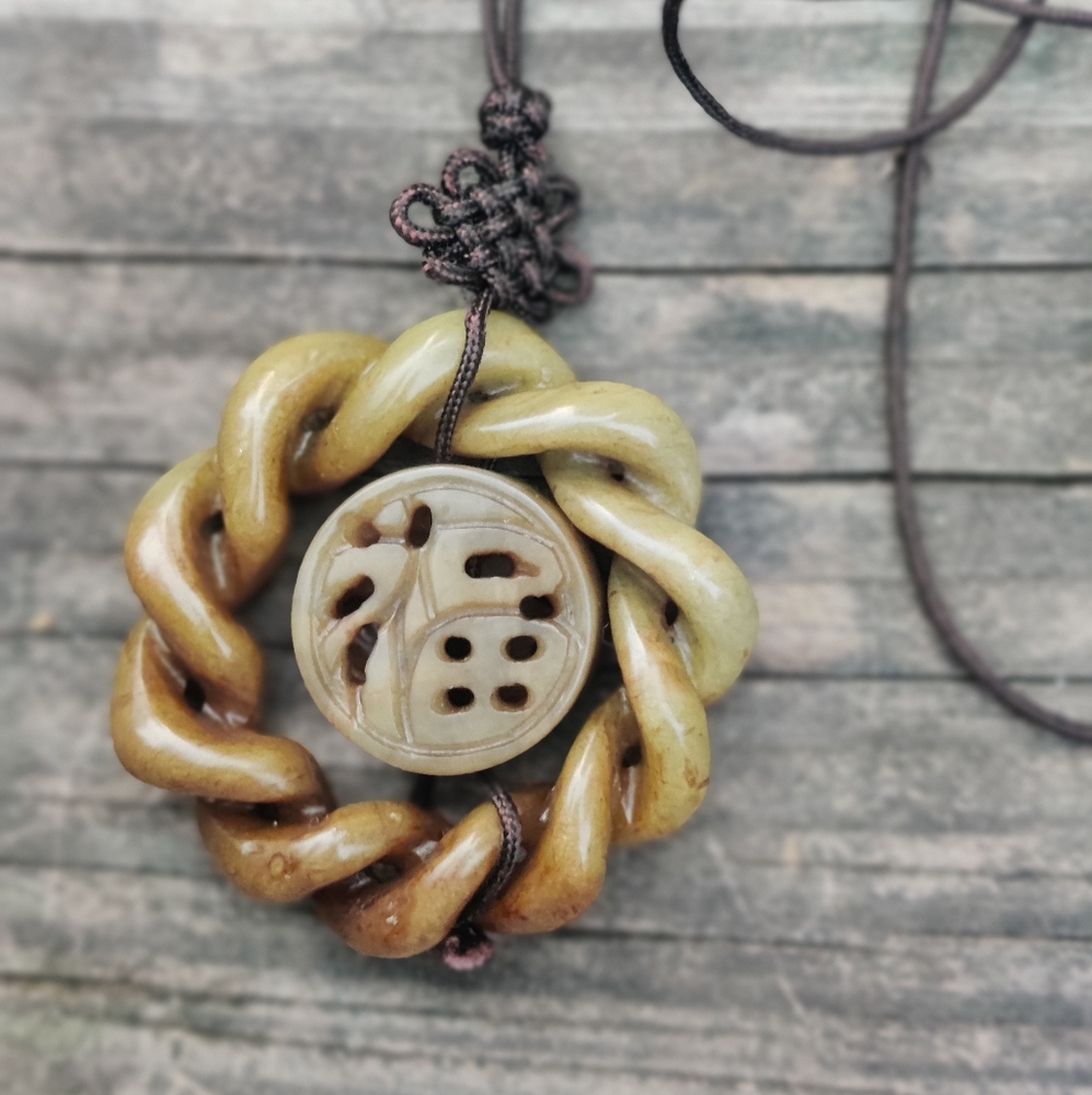 Antique Jade Necklace - Picture 4 of 6